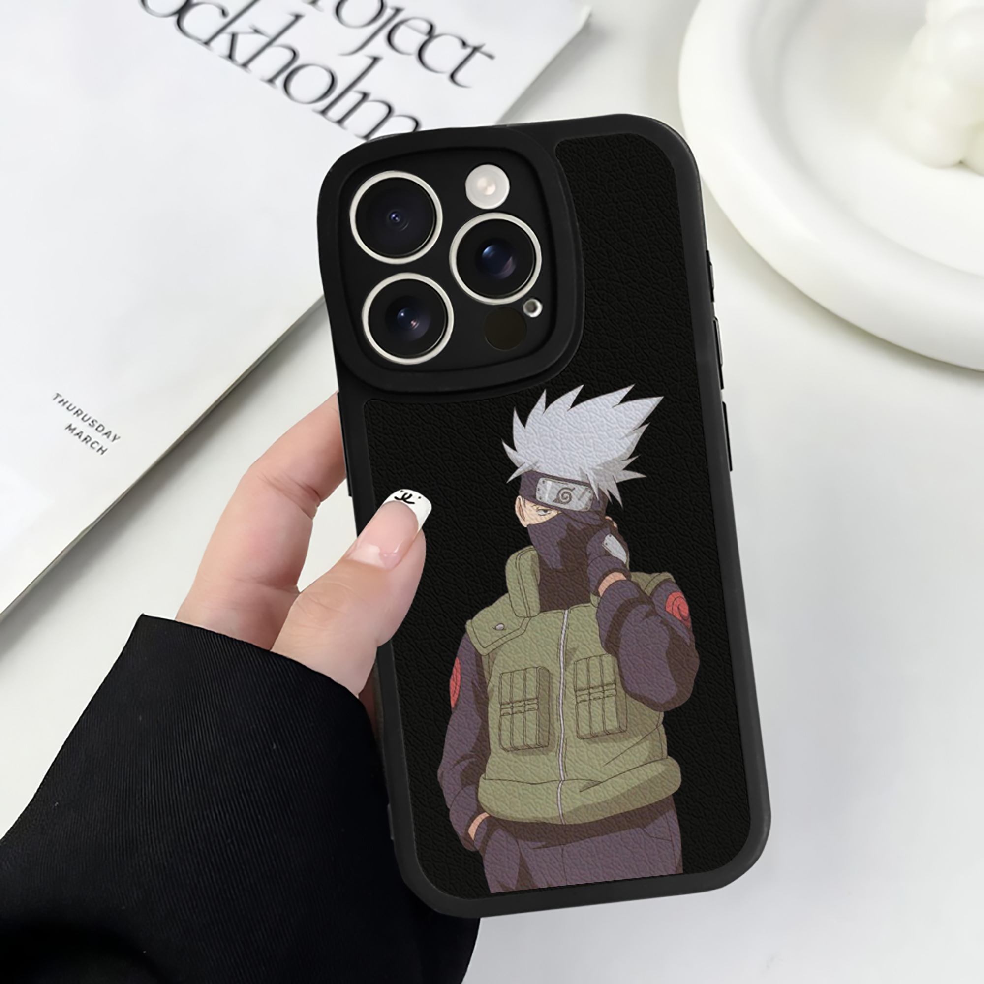 （画像用） NARUTO -ナルト- はたけ カカシ Hatake Kakashi 【iPhone 16シリーズ対応】シリコンスマホケース（レザー調） 材質：シリコン